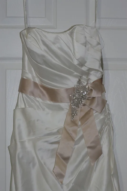 Sneak Peek Sale David's Bridal WG3026