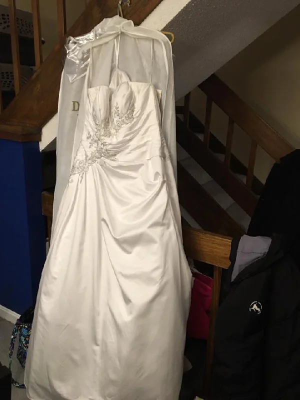Now or Never David's Bridal 1004-3016