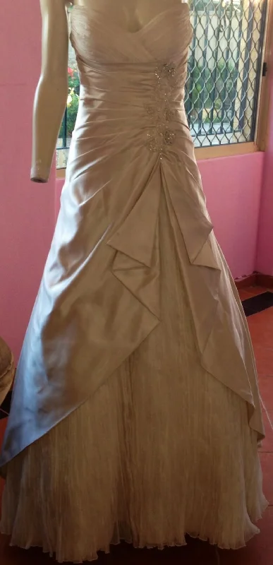 Price Buster Essense of Australia Essense of Australia Imogen Size 12