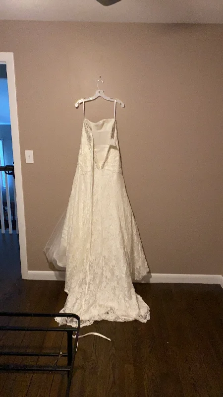 Today’s Deal David's Bridal 10030300
