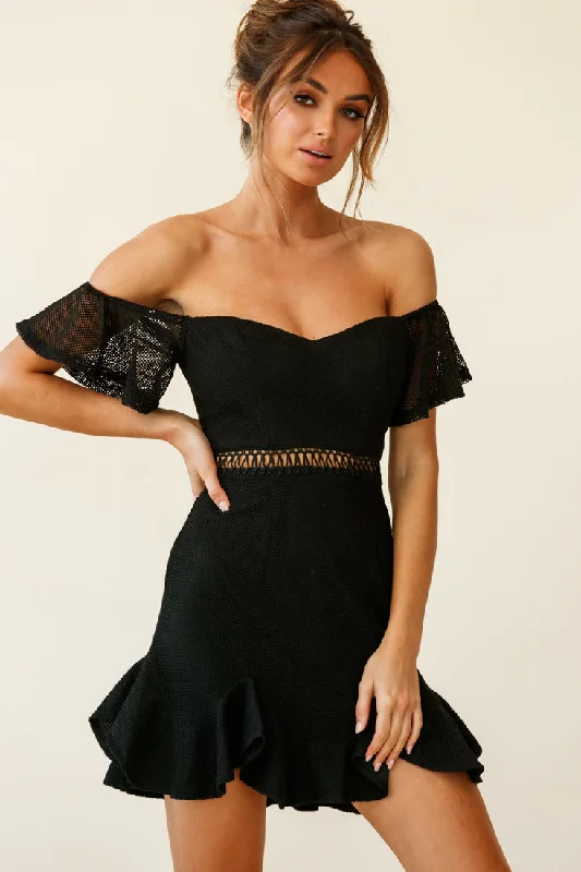 Friends and Family Sale Chi Chi Sweetheart Neckline Off-Shoulder Dress Black