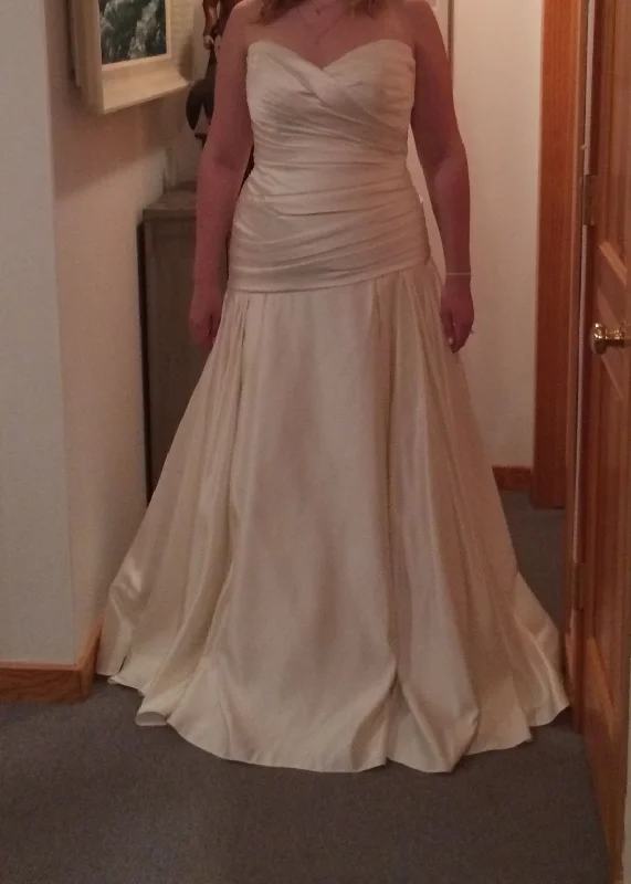 Deal Alert David's Bridal 10043123