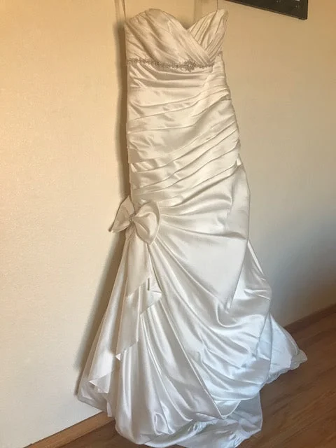 Hurry In David's Bridal 10030281