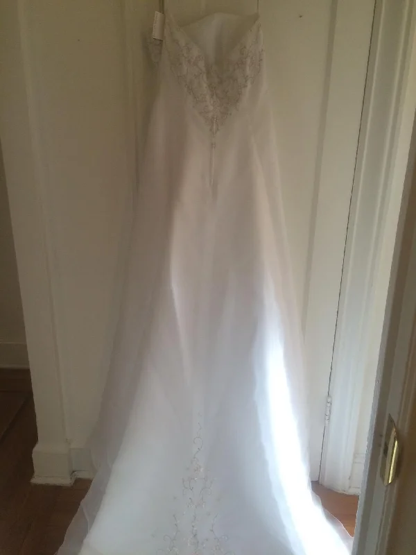 Exclusive Savings David's Bridal 1004-1496