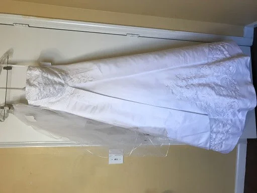 Online Only David's Bridal 10040652