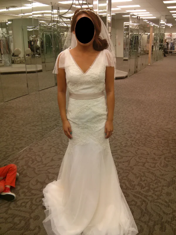 Savings Bonanza Vera Wang Vera Wang “WHITE” V Neck Soft A Line Gown with