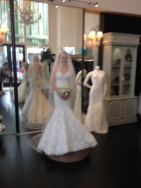 Mega Sale Lazaro alecon ivory /silver  lace trumphet style never wo