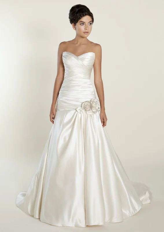 Exclusive Preview Other Winnie Couture-Hester
