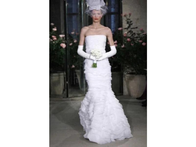 Season Finale Sale Oscar de la Renta don't have